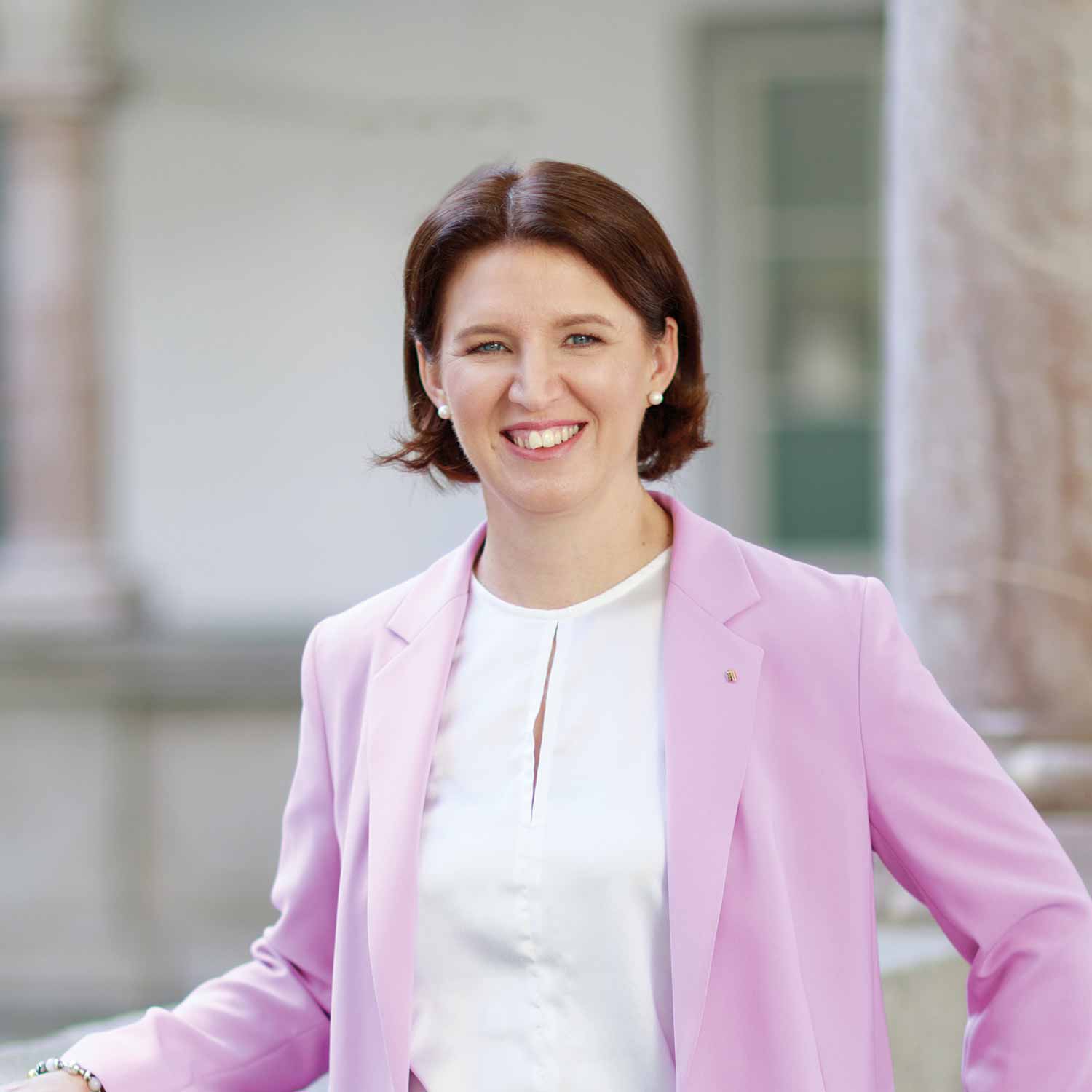 MICHAELA LANGER-WENINGER - Landesrätin der OÖ Regionen